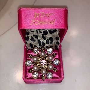 Crystal & Pearl Snowflake Ring
